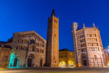 İtalya 'daki Parma Katedrali' nin gün doğumu manzarası.