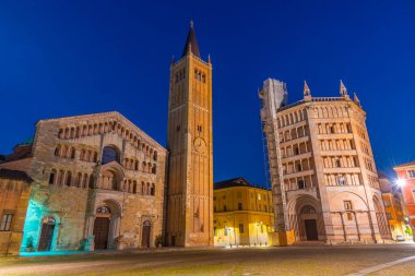 İtalya 'daki Parma Katedrali' nin gün doğumu manzarası.