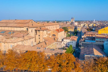 Palazzo della Pilotta Parma, İtalya 'da bir nehrin arkasında..