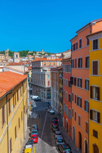 Talya Nın Eski Ancona Kasabasında Dar Bir Sokak — Stok fotoğraf