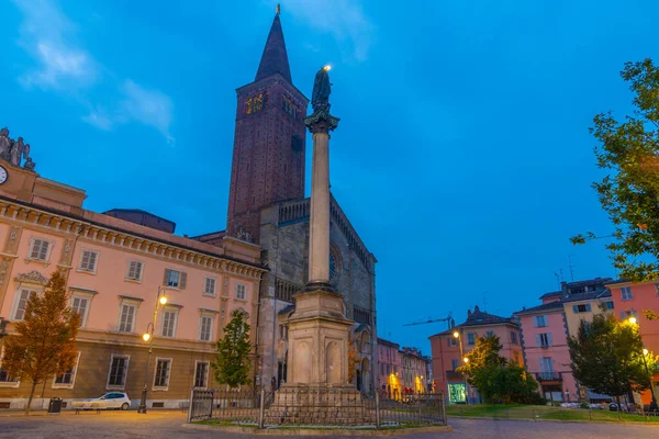 Zonsopgang Boven Kathedraal Van Santa Maria Assunta Santa Giustina Piacenza — Stockfoto
