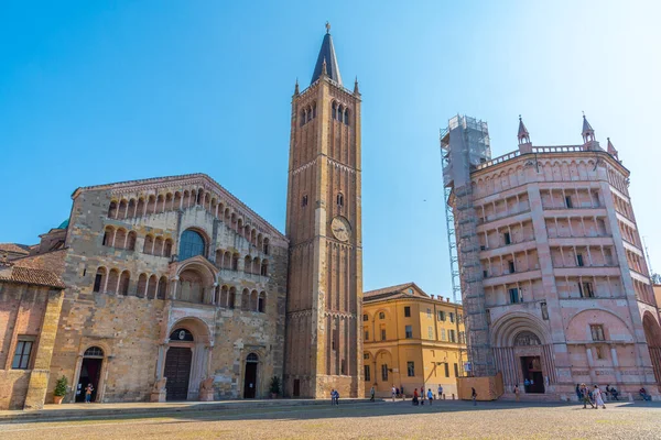 İtalya 'daki Parma Katedrali manzarası.