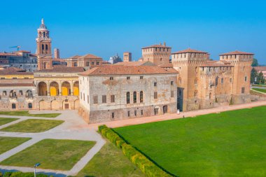 İtalya 'nın Mantua şehrinde Aziz George Kalesi.