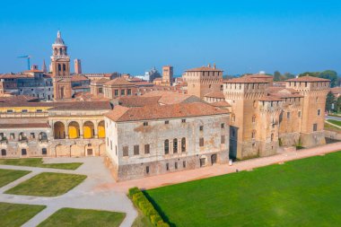 İtalya 'nın Mantua şehrinde Aziz George Kalesi.