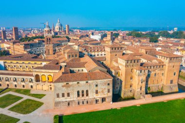 İtalya 'nın Mantua şehrinde Aziz George Kalesi.