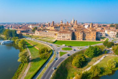 İtalyan kasabası Mantua 'nın havadan görünüşü.
