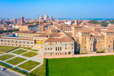 İtalya 'nın Mantua şehrinde Aziz George Kalesi.