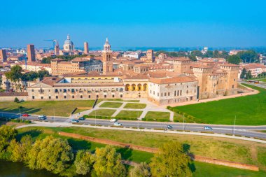 İtalyan şehri Mantua 'nın manzarası.