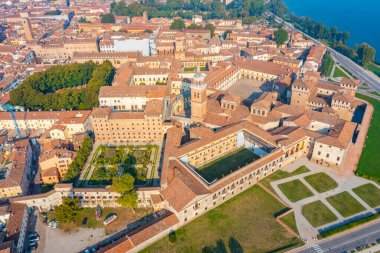 İtalya 'nın Mantua şehrinde Aziz George Kalesi.