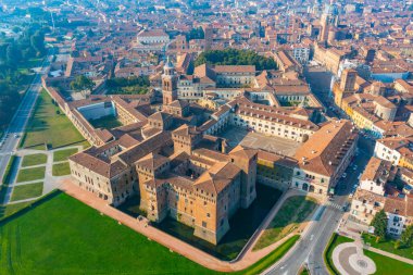 İtalya 'nın Mantua şehrinde Aziz George Kalesi.