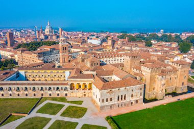 İtalya 'nın Mantua şehrinde Aziz George Kalesi.