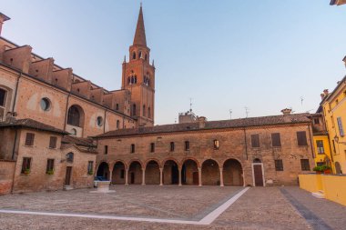 İtalya, Mantua 'daki Basilica di Sant' Andrea.