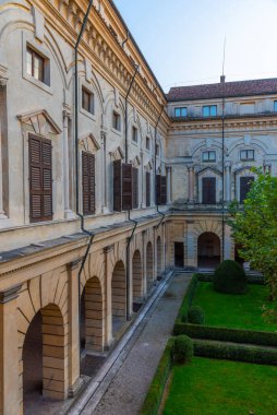 İtalyan kasabası Mantua 'da Aziz George Kalesi' nin avlusu.