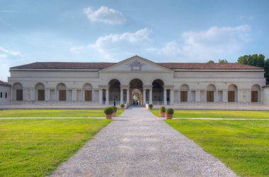 İtalyan kasabası Mantua 'daki Palazzo Te' nin iç avlusunda..