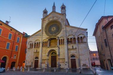 İtalya 'daki Modena Katedrali' nin gün doğumu manzarası.