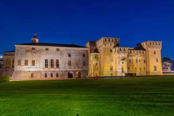 Vista Nocturna Del Castillo San Jorge Ciudad Italiana Mantua — Foto de Stock