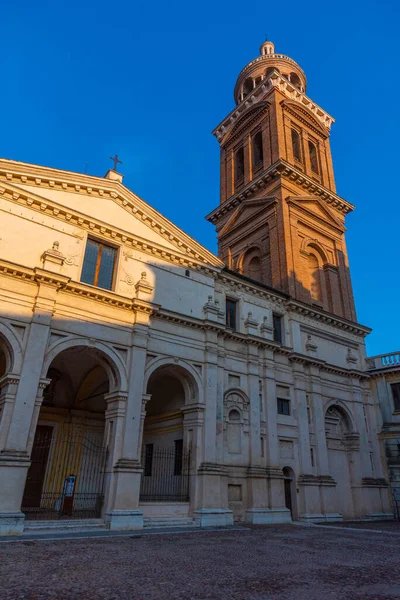 İtalya, Mantua 'daki Bazilika palatina di Santa Barbara.