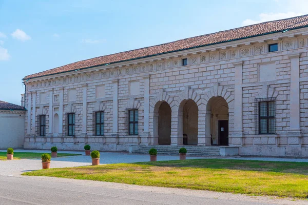 İtalyan şehri Mantua 'daki Palazzo Te.