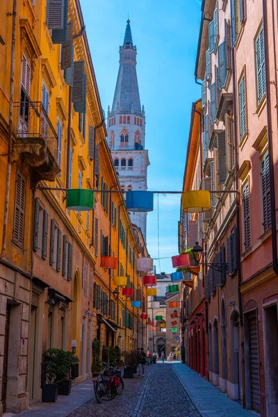 İtalyan kenti Modena 'daki tarihi bina.