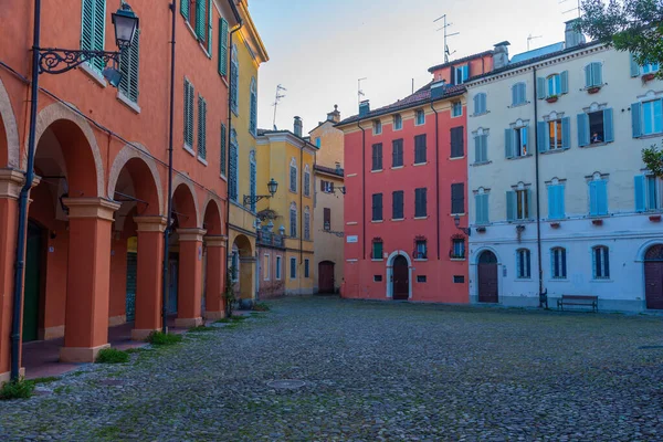 İtalyan kenti Modena 'daki tarihi bina.