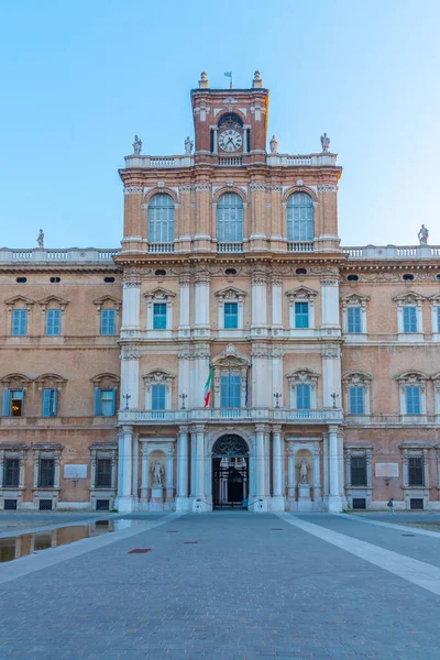 İtalyan kenti Modena 'daki Palazzo Ducale Sarayı.