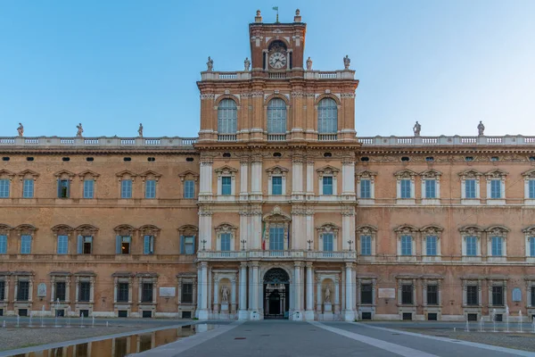 İtalyan kenti Modena 'daki Palazzo Ducale Sarayı.