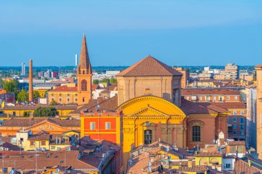 İtalyan kenti Modena 'daki San Domenico Kilisesi' nin havadan görünüşü.