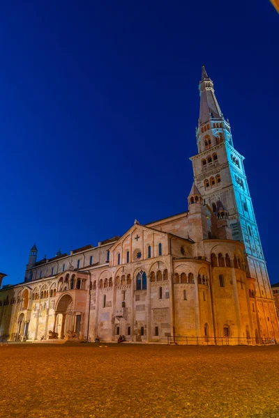 Vista Del Atardecer Catedral Módena Torre Ghirlandina Italia — Foto de Stock