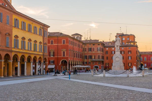 Zonsondergang Uitzicht Piazza Roma Italiaanse Stad Modena — Stockfoto