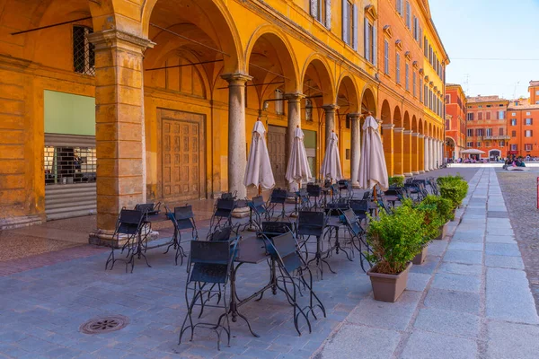 İtalyan kenti Modena 'nın merkezinde bir oyun salonu..