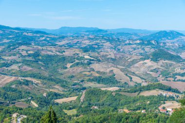 San Marino 'yu çevreleyen hava manzarası.