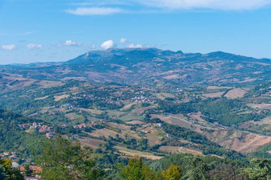 San Marino 'yu çevreleyen hava manzarası.