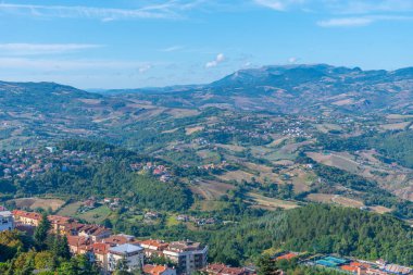 San Marino 'yu çevreleyen hava manzarası.