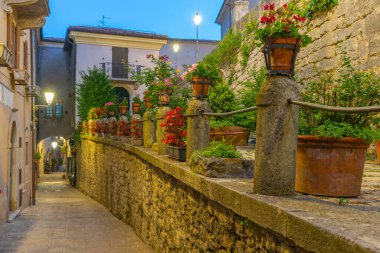 Citta di San Marino 'daki eski bir sokak manzarası.