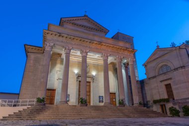 Basilica di San Marino 'nun gündoğumu manzarası. San Marino Cumhuriyeti Katolik Kilisesi.