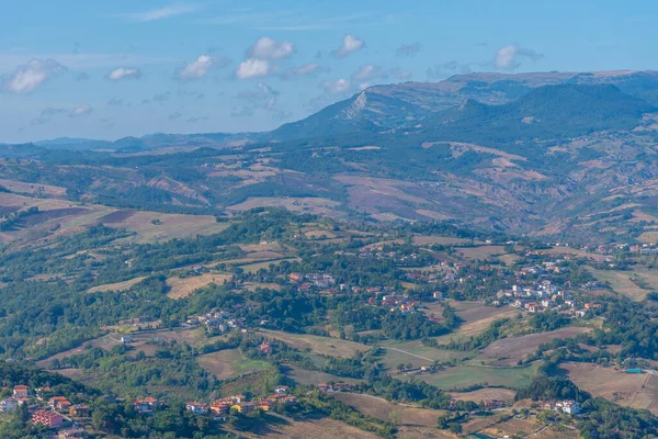 San Marino 'yu çevreleyen hava manzarası.