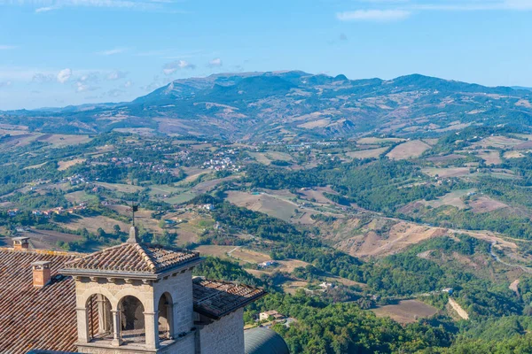 San Marino 'yu çevreleyen hava manzarası.