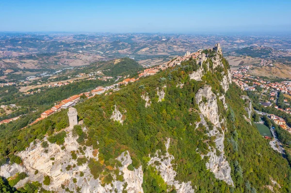 San Marino ve çevresindeki manzaranın manzarası.