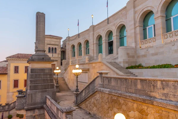 San Marino 'daki Modern Sanat Galerisinin Gündoğumu.