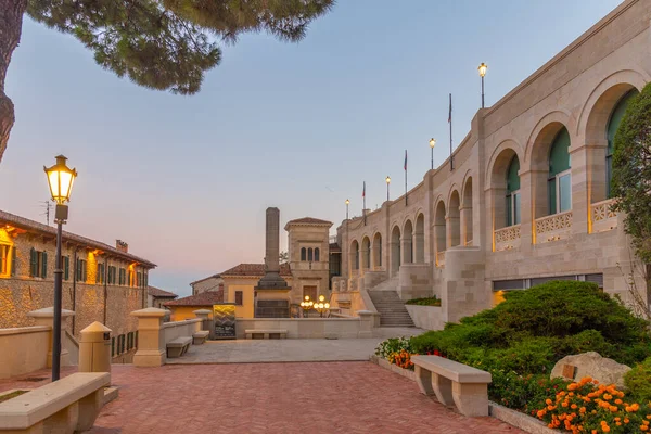 San Marino 'daki Modern Sanat Galerisinin Gündoğumu.