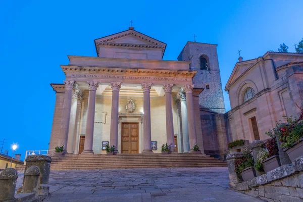 Basilica di San Marino 'nun gündoğumu manzarası. San Marino Cumhuriyeti Katolik Kilisesi.