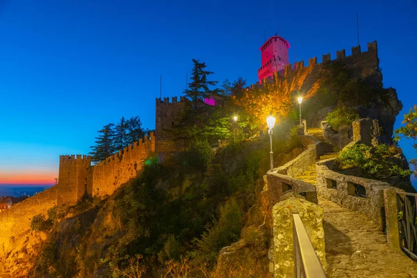 Vista Atardecer Escalera Que Conduce Guaita Primera Torre San Marino —  Fotos de Stock