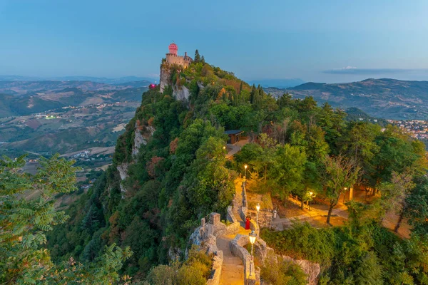 Vista Atardecer Escalera Que Conduce Cesta Fratta Segunda Torre San — Foto de Stock