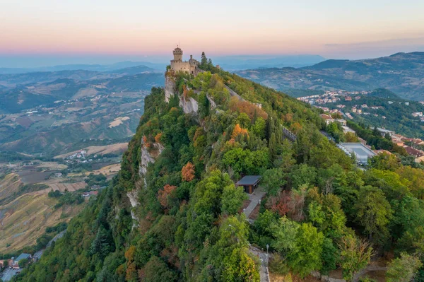 Cesta ya da Fratta 'ya çıkan merdiven manzarası. San Marino' nun ikinci kulesi..