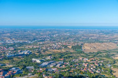 Adriyatik Denizi 'ne doğru San Marino' nun hava manzarası.