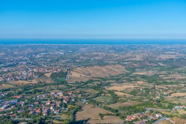 Adriyatik Denizi 'ne doğru San Marino' nun hava manzarası.