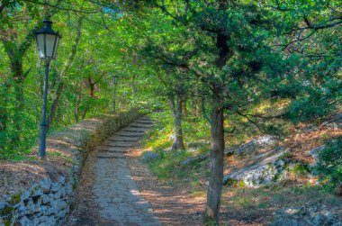 San Marino 'daki Monte Titano' da yürüyüş parkurunda..