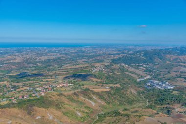 Adriyatik Denizi 'ne doğru San Marino' nun hava manzarası.
