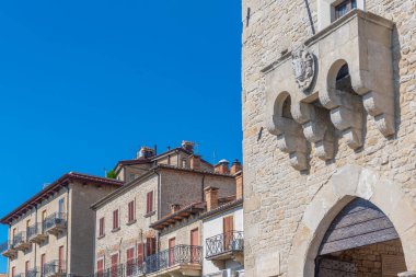 San Marino 'daki Porta San Francesco kapısı..