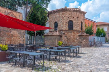 Battistero degli Ariani İtalyan şehri Ravenna 'da.